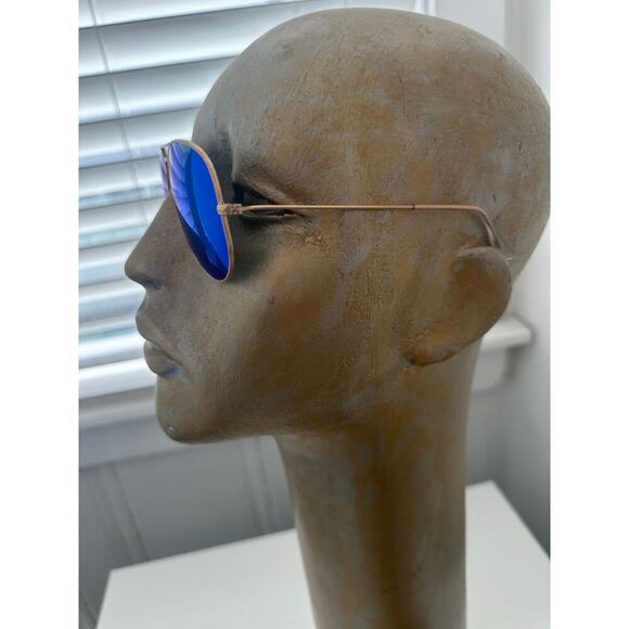 Ray-Ban RB3025 Gold Frame with Blue Mirror Flash Lenses main image 6